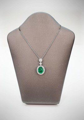 Crivelli necklace with diamonds and emerald CRV3919