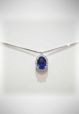 Donnaoro white gold necklace with diamonds and sapphire DNO25
