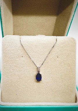 DonnaOro white gold necklace with diamonds and sapphire DHPZ9735.005