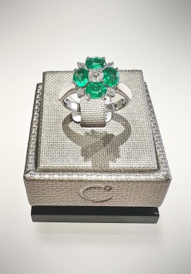 Crivelli white gold ring with diamonds and emerald CRV223026