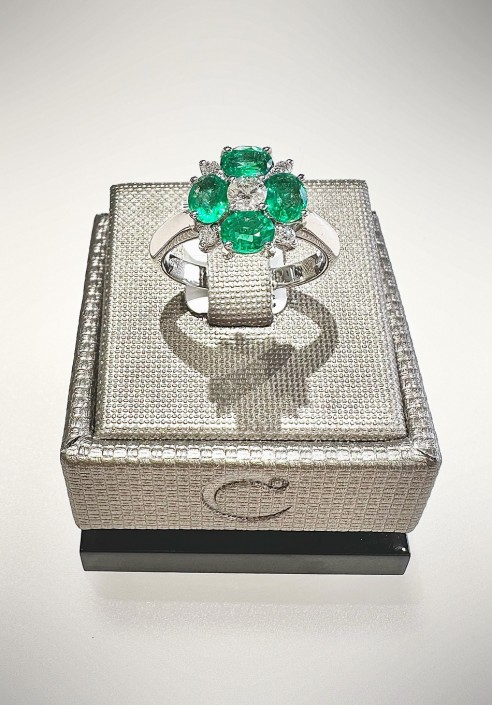 Crivelli white gold ring with diamonds and emerald CRV223026