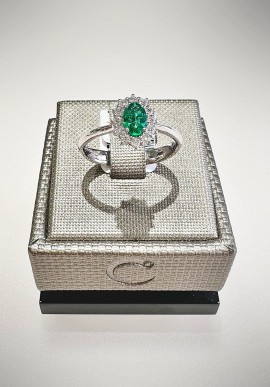Crivelli white gold ring with diamonds and emerald CRV223028