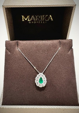 Marika gold necklace with diamonds and emerald CD9326S.SA.1