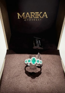 Marika white gold veretta ring with diamonds and emeralds AN8933.ASSA.2 