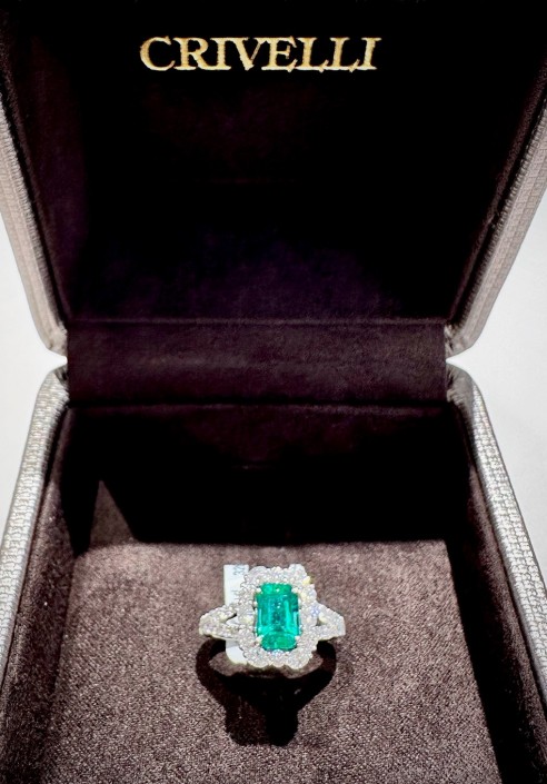 Crivelli white gold ring with brilliant cut diamonds and emerald CRV2418