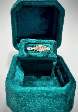 Nihama gold and diamond 'solitaire' ring SAD495