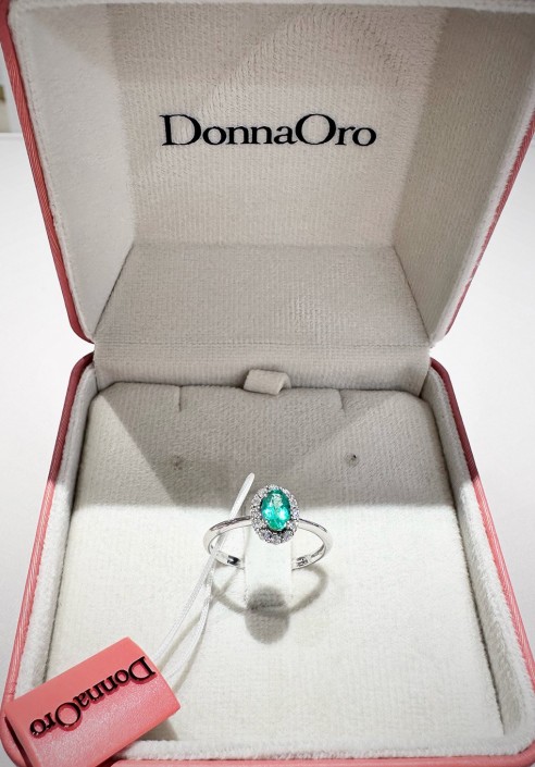 Anello Donnaoro in oro bianco con diamanti e smeraldo DAE10853.007