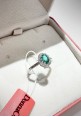 Donnaoro white gold ring with diamonds and emerald DAE10858.025
