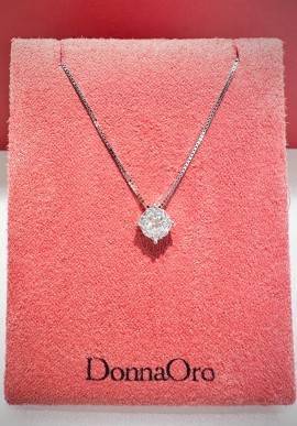 Donnaoro 'punto luce' necklace in gold and diamond DFPF9955.025
