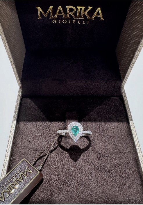 Anello Marika in oro bianco con diamanti e smeraldo AN102PS AR-3