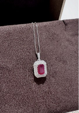 Collana Marika in oro bianco con diamanti e rubino CD9101R MA-4