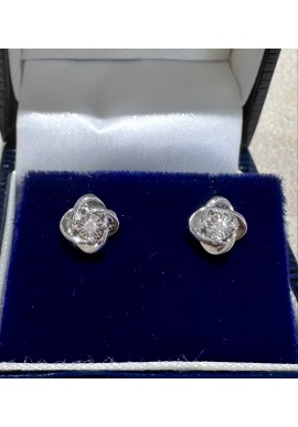 Orecchini Crivelli in oro bianco e diamanti CRV263505