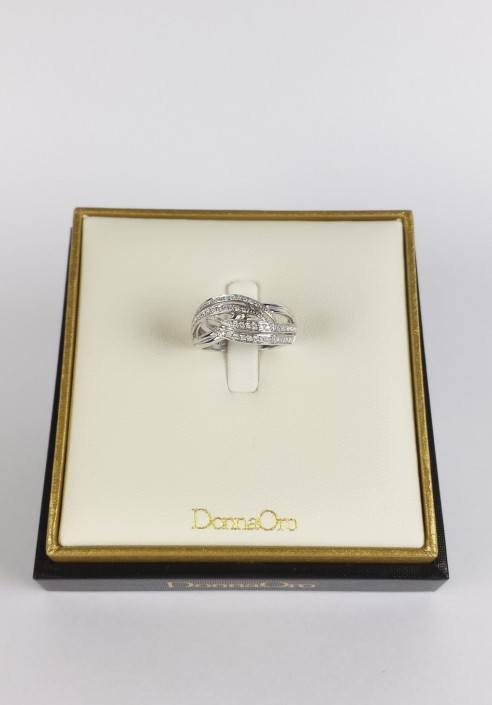 DonnaOro ring with diamonds